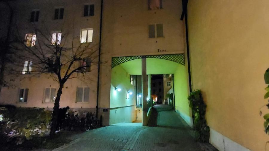 Vår gård på kvällen